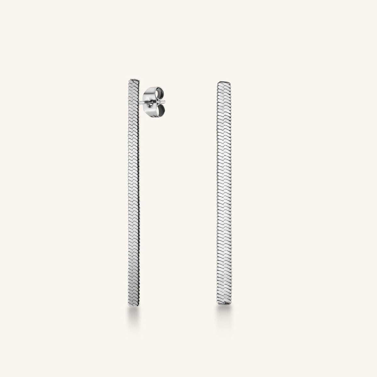 Snake Earrings Silver leftcolumn