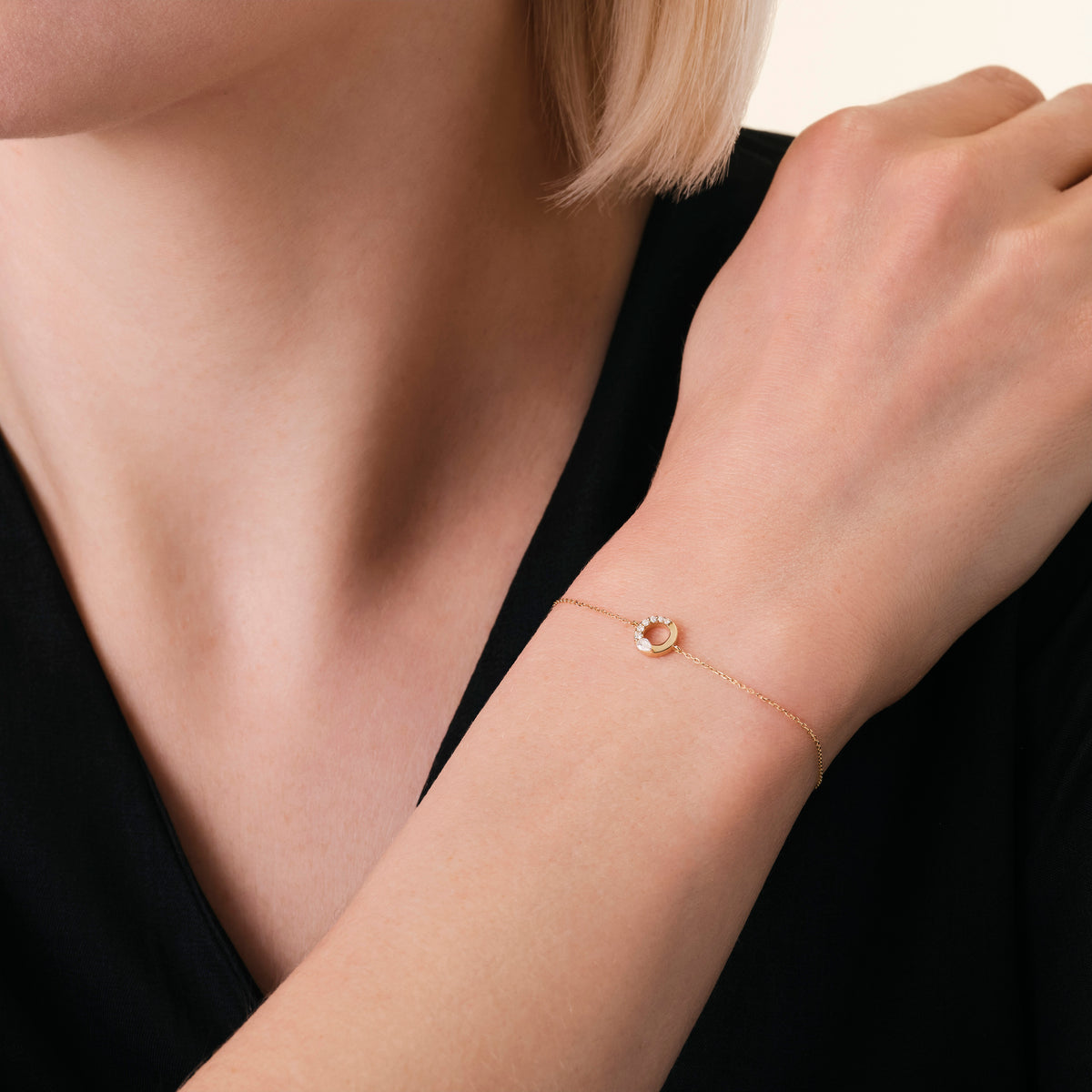Eclipse Bracelet leftcolumn