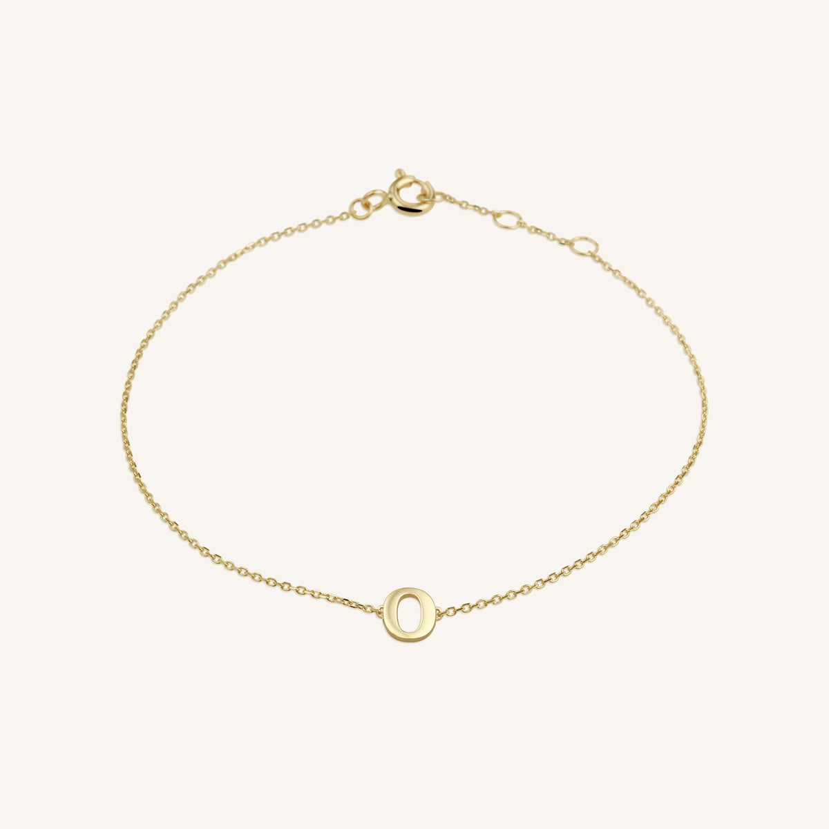 Initial Bracelet O leftcolumn