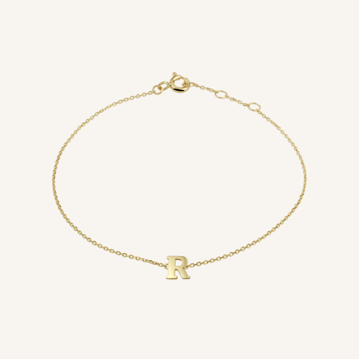 Initial Bracelet R leftcolumn
