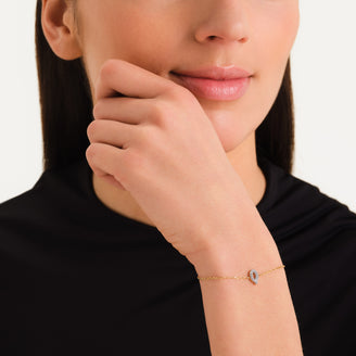 Crystal Letter Q Bracelet leftcolumn