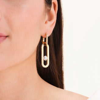 Pearl Pendant Earring leftcolumn