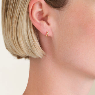 Chain Huggies leftcolumn