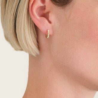 Textured Huggies leftcolumn