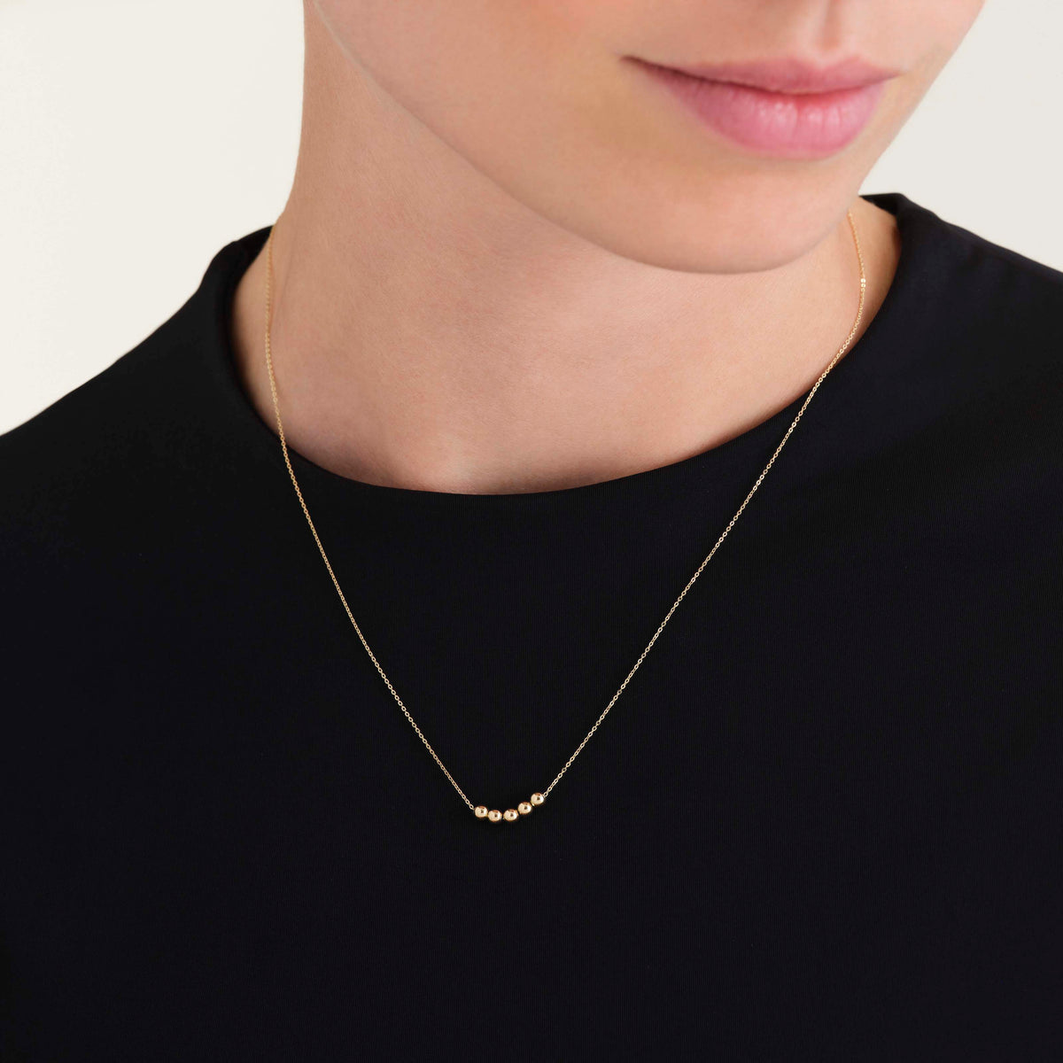 5 Spheres Necklace leftcolumn