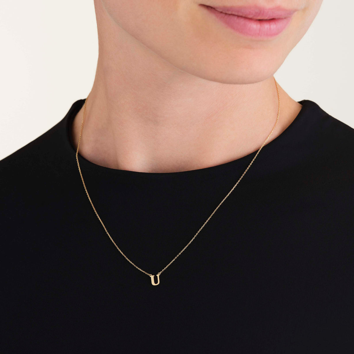Initial Necklace U leftcolumn